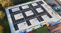 Gli stabili Decathlon ricoperti di pannelli fotovoltaici: c'&egrave; anche Perugia. Maxi accordo col colosso EDP