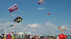 Coloriamo i cieli, il grande incontro internazionale di aquiloni torna dopo sei anni di assenza 