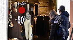 Desertificazione commerciale, negli ultimi tredici anni chiusi oltre 600 negozi tra Perugia e Terni. Mencaroni: "Avanti cos&igrave; non si pu&ograve; pi&ugrave; andare"