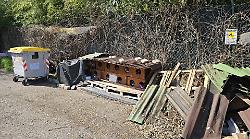 Vandali distruggono colonia felina a Ponte San Giovanni: le casette riparavano 25 gatti