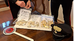 Donna inghiotte 58 ovuli di cocaina ed eroina per trasportarli, scoperta e arrestata dai carabinieri