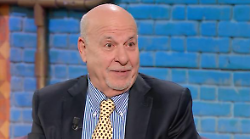 Alan Friedman: "Iniziai l'universit&agrave; a 16 anni. Ottenni l'intervista con Putin grazie a Berlusconi, si sciolse con il ricordo dei taglioni al tartufo"