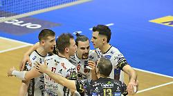 La Sir Susa Scai soffre ma porta a casa il 2-0: Monza cede al tie-break