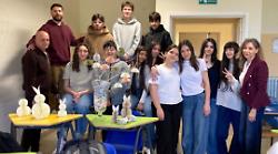 La matematica diventa origami: la classe I C dell'istituto Alberghiero trasforma il cerchio in decorazioni pasquali