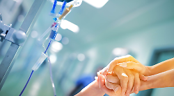 Suicidio assistito, Libera non muove mani e braccia, ma ora pu&ograve; decidere di morire con gli occhi. Ha ottenuto il dispositivo fine vita