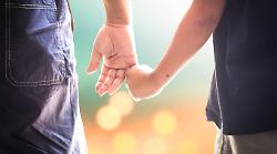 Festa del pap&agrave;, le origini della ricorrenza e le celebrazioni nel resto del mondo 