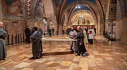 Le spoglie di San Francesco riposte nella tomba: chiuso il mese dell'ostensione