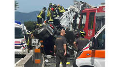 Inferno in A1, tre morti perch&eacute; guidava il tir e faceva video col cellulare: verso il processo al camionista. Cosa &egrave; la "colpa cosciente"