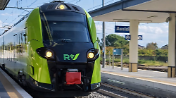 Oltre 62 mila pellegrini sul regionale di Trenitalia per Assisi: boom di viaggi per l'ostensione di San Francesco