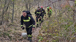 Escursionista 45enne cade nella grotta del Chiocchio: salvata dai vigili del fuoco di Spoleto e trasportata in elisoccorso a Terni