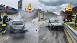 Auto in fiamme sulla Flaminia tra Spoleto e Terni: strada chiusa per quasi un'ora 