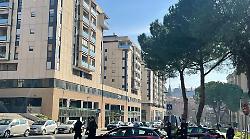 Cerca di disfarsi di 30 grammi di eroina ma viene bloccato dai militari: arrestato 39enne 