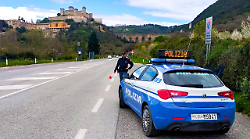 Fermato dopo un inseguimento in auto: arrestato 26enne irregolare sul territorio 