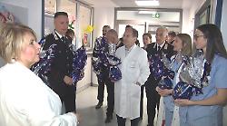 Gubbio, carabinieri donano uova di Pasqua a bambini e neo mamme. Sorrisi e solidariet&agrave; all'ospedale di Gubbio e Gualdo Tadino 