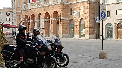 Girava in auto con cocaina e contanti: in casa sequestrata anche hashish. Arrestato 29enne 