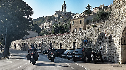 Truffa un'anziana facendosi consegnare 15mila euro di gioielli: arrestato 51enne