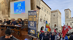 Emigrazione, scontro a Todi per il convegno di Casa Pound. Il consigliere Nulli: "Andiamo avanti". Todini (Anpi): "Difendiamo la Costituzione"