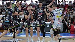 La Sir Susa Scai vola in finale scudetto: Piacenza battuta anche in gara 3