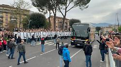 Ternana-Perugia si infiamma: tifosi rossoverdi in corteo contro la societ&agrave;