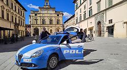 Rubano cibo e alcolici in un negozio di Citt&agrave; di Castello: denunciati un uomo e una donna