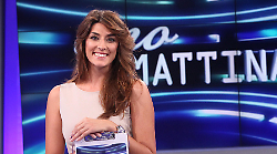 Elisa Isoardi: &ldquo;Da bambina sognavo la carriera ecclesiastica, rubai anche il breviario. Mia mamma? Mi ha trasmesso la fame&rdquo;