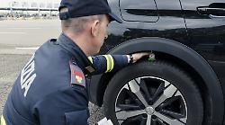 Campagna "vacanze sicure": al via l&rsquo;indagine sugli pneumatici a cura della Polizia Stradale e Assogomma