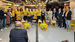 Parte dal mercato di largo Manni il tour "Mangia sano, vivi bene. Dona vita"