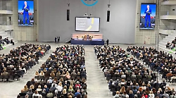 Terni, esperti di finanza e l'attrice Emanuela Aureli protagonisti al PalaTerni di fronte a pi&ugrave; di 1.500 persone