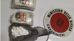 Girava in auto con 10 mila euro di stupefacenti: arrestato 23enne 