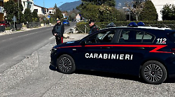 Narni, blitz dei carabinieri con 3 denunce. Borse sfilate e carte di credito usate per fare prelievi al bancomat