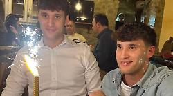 L'ultimo saluto ai gemelli Giacomo e Francesco Fierloni. La prof: "Ci avete insegnato che l&rsquo;amore puro esiste"