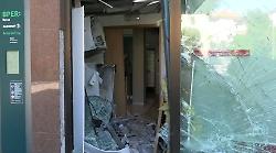 Narni Scalo, assalto al bancomat di via Tuderte: l'auto usata come ariete e l'esplosione. Sopralluoghi per i rilievi