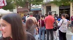 Arezzo in serie B, festa dei tifosi amaranto in Piazza Risorgimento dopo il fischio finale della partita