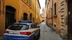 Foligno, lite in fila alla cassa degenera in minacce di morte con il coltello: denunciato 41enne