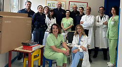 Il grande cuore degli allievi del Lanari: donati alla Pediatria una tv, un lettore dvd, un frigo e materiale di cancelleria
