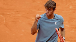 Flavio Cobolli sfida Medvedev agli ottavi di Madrid: orario, dove vederla e precedenti 