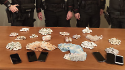 Sorpreso con tre chili di eroina nascosti nello zaino: arrestato 37enne