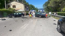 Spoleto, schianto sulla strada Flaminia: otto persone ferite. Un bimbo trasportato in ospedale con l'elisoccorso 