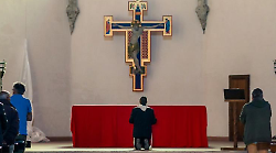 Corsa all'Anello, inaugurato il crocifisso ligneo di Fraporta nella chiesa di San Francesco