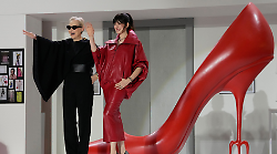 La lezione de Il diavolo veste Prada 2: l'editoria come bersaglio con uno spiraglio