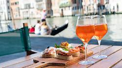 Cinquanta euro per un aperitivo a Rasiglia: "Sembra davvero Venezia"