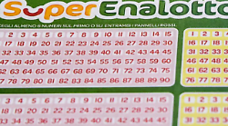 Estrazione Lotto, 10eLotto e Superenalotto: i numeri vincenti di oggi 7 maggio. Jackpot stratosferico supera i 160 milioni
