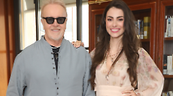 Valeria Mancini, da Foligno a Gloria nel musical di Tozzi: "Da sempre legata a queste canzoni grazie a mio nonno". Il cantante: "Diventer&agrave; una grande star"