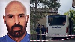 Catturato Mohamed El Messaoudi, l'uomo che ha aggredito la moglie a martellate sul bus a Santa Lucia di Stroncone