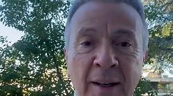 I complimenti di Pupo al bambino prodigio che a 7 anni suona a orecchio e ha ricevuto un pianoforte in dono