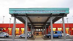 Incendio all’aeroporto di Olbia: voli dirottati, sei ore di ritardo per la partenza da Perugia