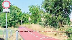 Tra ciclabili fantasma cartelli sbagliati e progetti senza scopo. L'assessore alla mobilità Vossi: "Piste fatte a caso e senza logica, solo per sfruttare finanziamenti a spot"
