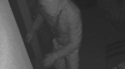 Marsciano, ladri acrobati si arrampicano su una palazzina e poi svaligiano abitazione