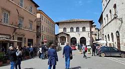 Assisi, attese migliaia di persone in città per gli ottocento anni dalla morte di San Francesco: tassa di soggiorno più cara 