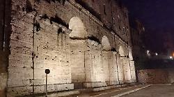 Todi, Piazza del Mercato Vecchio ancora più bella e sicura